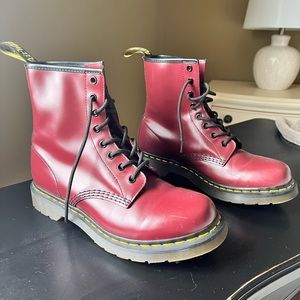 DR. MARTENS 1460 Smooth Leather Lace Up Boots in Cherry size 10 (US)